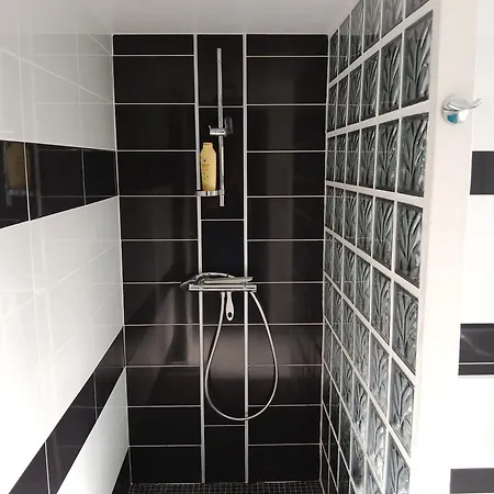 فندق مبيت وإفطار 64 Sbd Wc Salon Prives